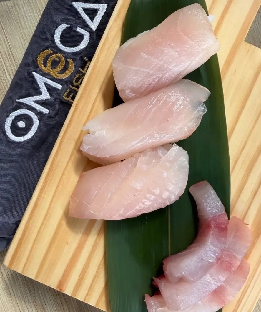 Sashimi del giorno su foglia di bambù